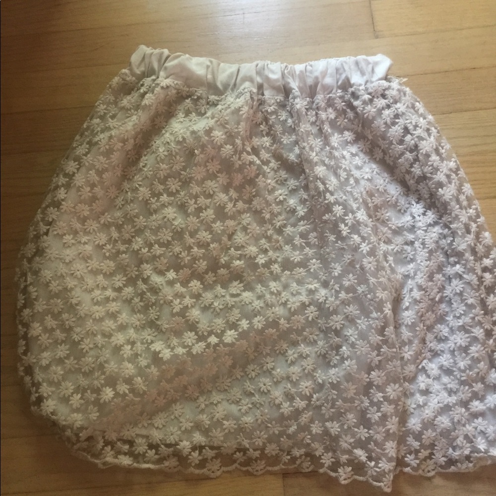 Lace skirt